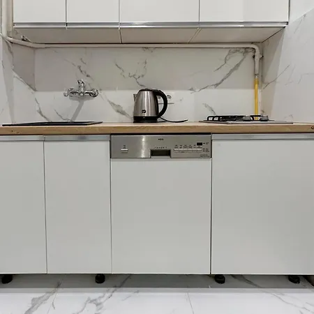 Apartamento Teodora Square площа святого теодора *