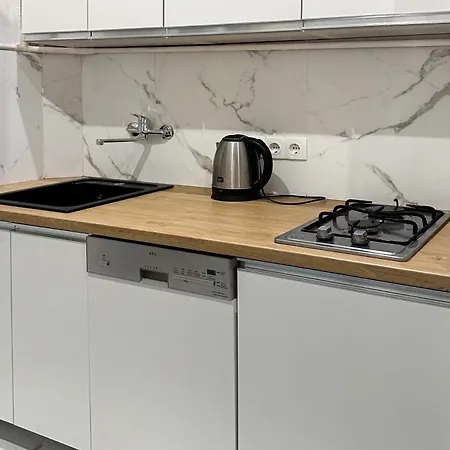 Teodora Square площа святого теодора *