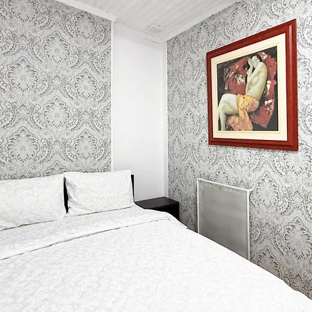 Apartment Teodora Square площа святого теодора *