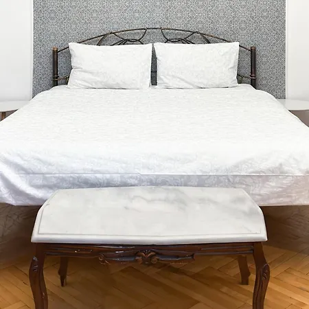 Teodora Square площа святого теодора Apartamento Lviv