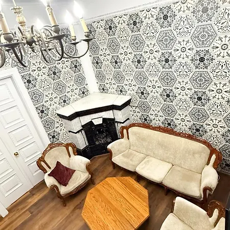 Teodora Square площа святого теодора *