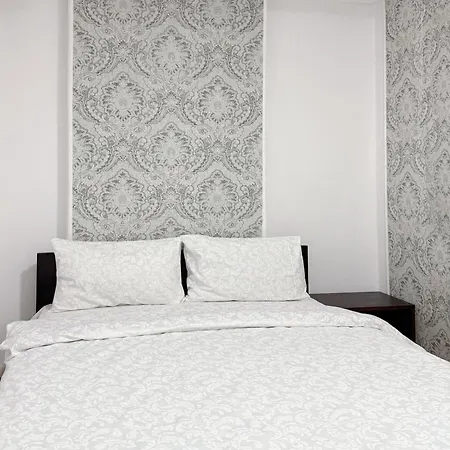 Teodora Square площа святого теодора *