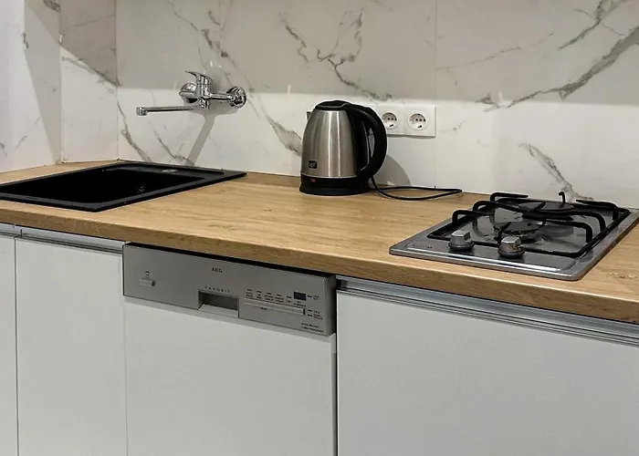 Teodora Square площа святого теодора *