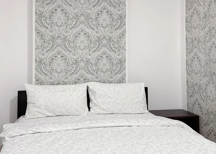 Teodora Square площа святого теодора *