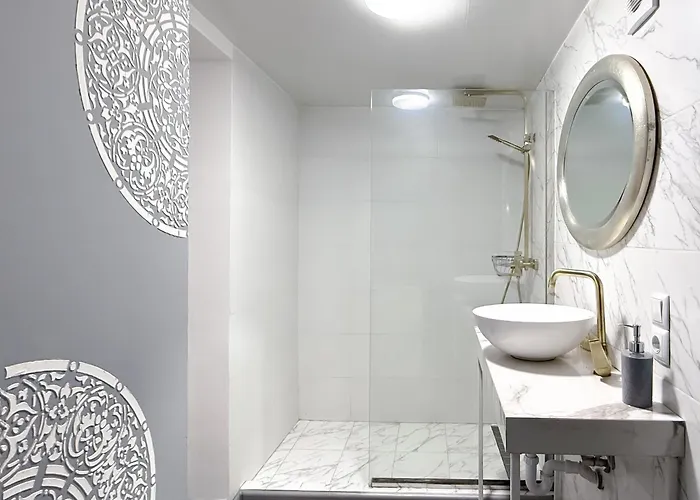 Teodora Square площа святого теодора *